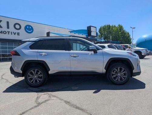 2022 Toyota RAV4 Hybrid XLE Premium