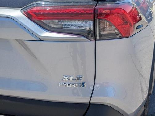 2022 Toyota RAV4 Hybrid XLE Premium