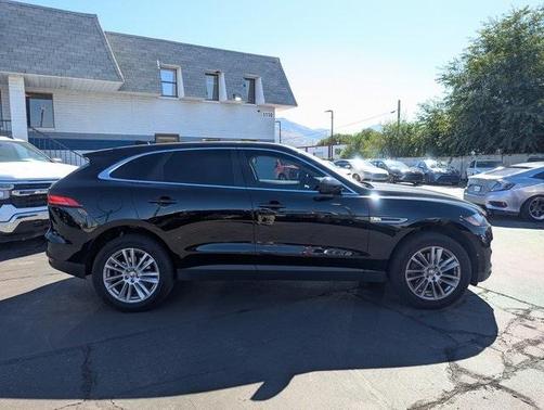 2020 Jaguar F-PACE 30t Prestige