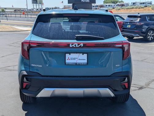 Blue 2024 Kia Seltos EX