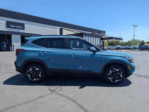 Blue 2024 Kia Seltos EX