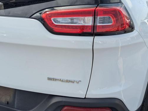 2016 Jeep Cherokee Sport