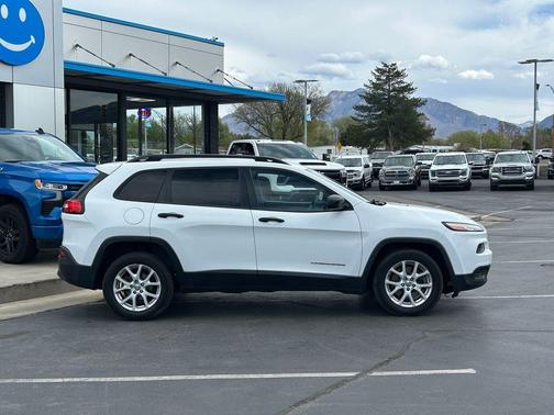 Bright White Clearcoat 2016 Jeep Cherokee Sport