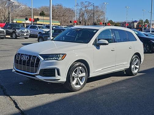 2024 Audi Q7 45 Premium Plus
