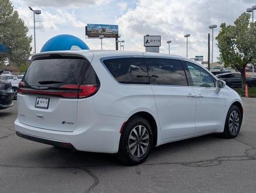 2022 Chrysler Pacifica Hybrid Touring L