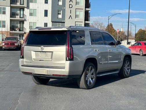 2015 Cadillac Escalade Luxury
