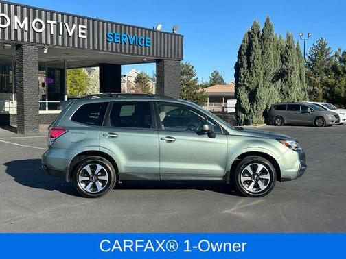 Jasmine Green Metallic 2018 Subaru Forester 2.5i Limited