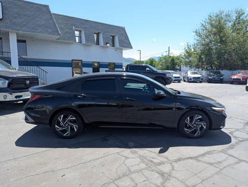 Black 2025 Hyundai ELANTRA SEL Sport