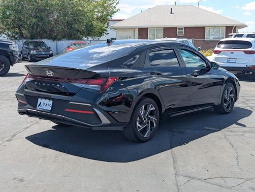 Black 2025 Hyundai ELANTRA SEL Sport