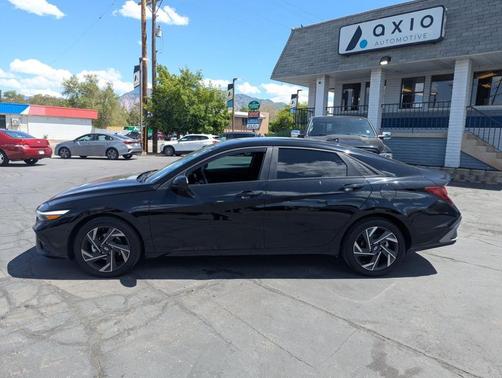 Black 2025 Hyundai ELANTRA SEL Sport