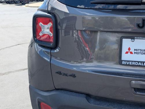 Granite Crystal Clearcoat Metallic 2019 Jeep Renegade Latitude