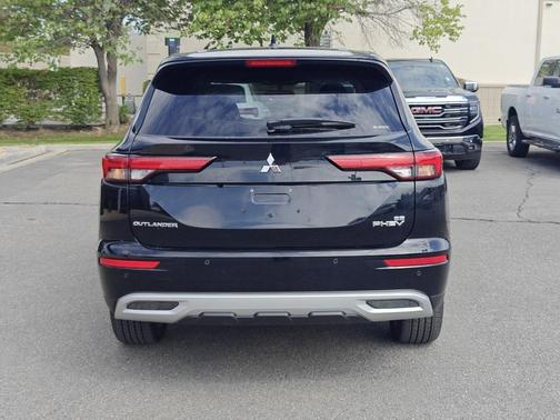 2025 Mitsubishi Outlander PHEV SE