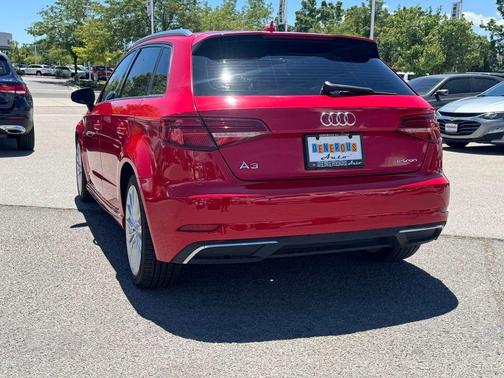 Tango Red Metallic 2017 Audi A3 e-tron 1.4T Premium