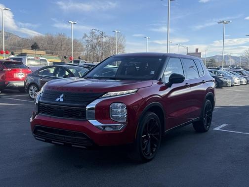 2023 Mitsubishi Outlander SE Black Edition