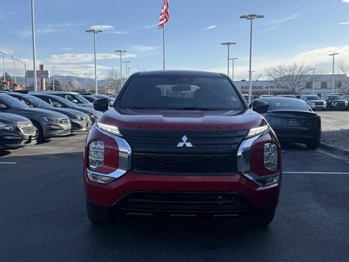 2023 Mitsubishi Outlander SE Black Edition