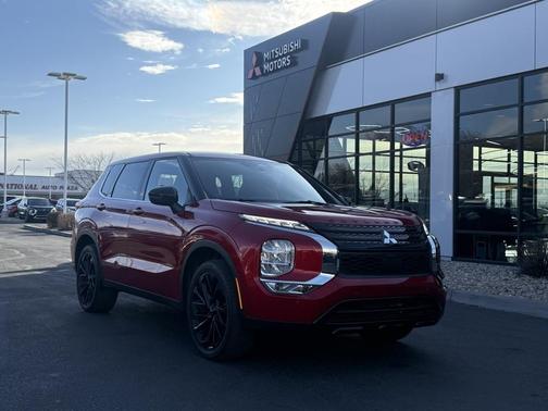 2023 Mitsubishi Outlander SE Black Edition