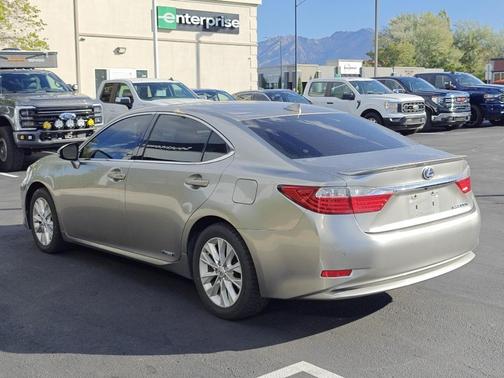 2015 Lexus ES 300h Base