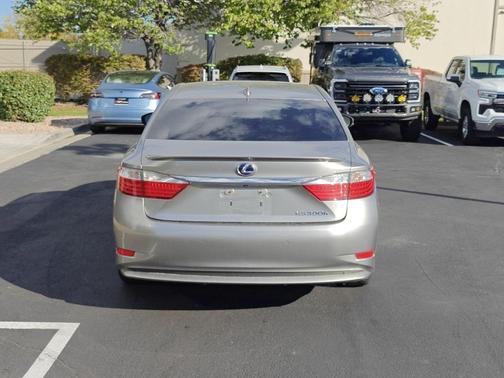 2015 Lexus ES 300h Base