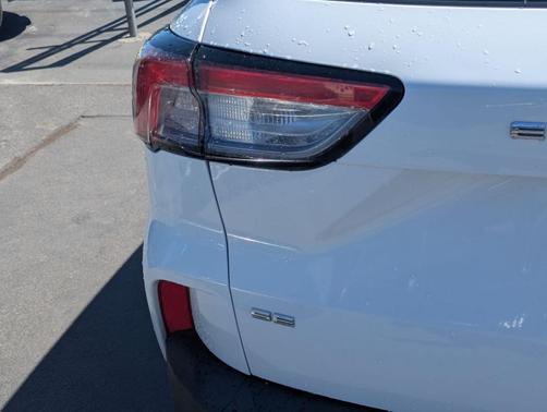 Oxford White 2022 Ford Escape SE