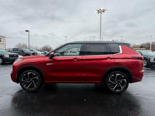 2025 Mitsubishi Outlander PHEV SEL