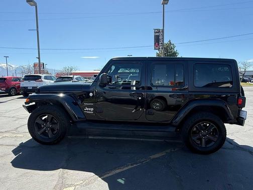 Black Clearcoat 2019 Jeep Wrangler Unlimited Sahara