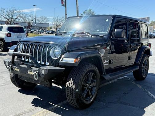 Black Clearcoat 2019 Jeep Wrangler Unlimited Sahara