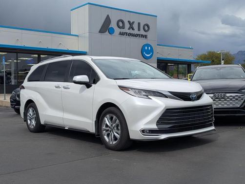 Pearl 2024 Toyota Sienna Limited