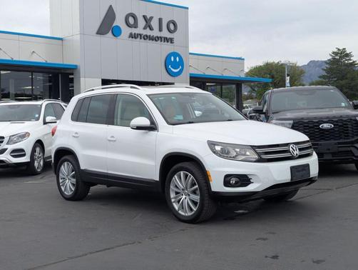 Pure White 2016 Volkswagen Tiguan SE