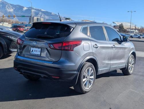 2017 Nissan Rogue Sport S