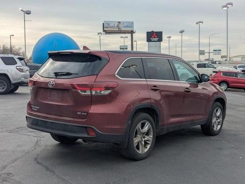 2019 Toyota Highlander 