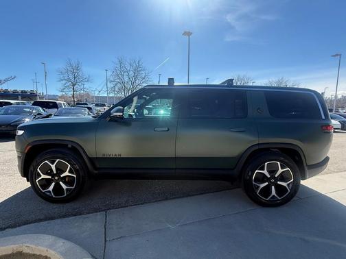 2023 Rivian R1S Adventure Quad Motor Large Pack