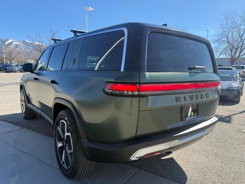 2023 Rivian R1S Adventure Quad Motor Large Pack