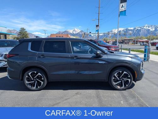 Graphite Gray 2025 Mitsubishi Outlander PHEV