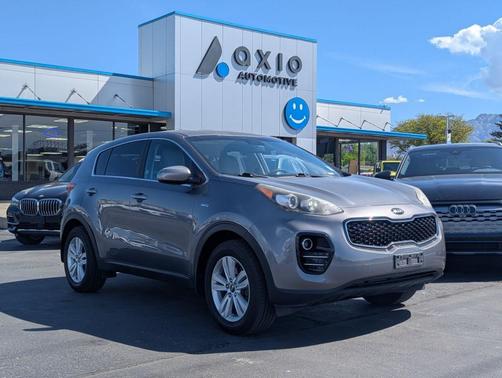 Mineral Silver 2017 Kia Sportage LX