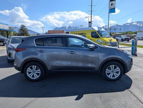 Mineral Silver 2017 Kia Sportage LX