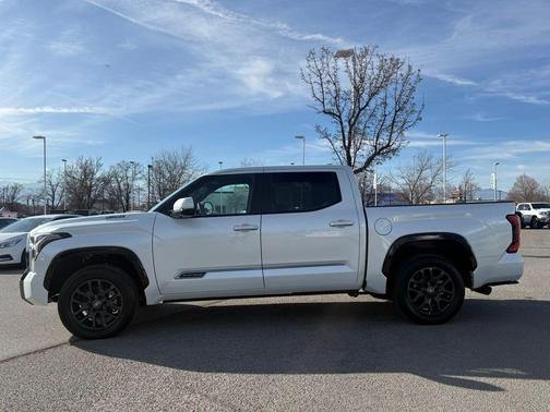 2025 Toyota Tundra Hybrid Platinum