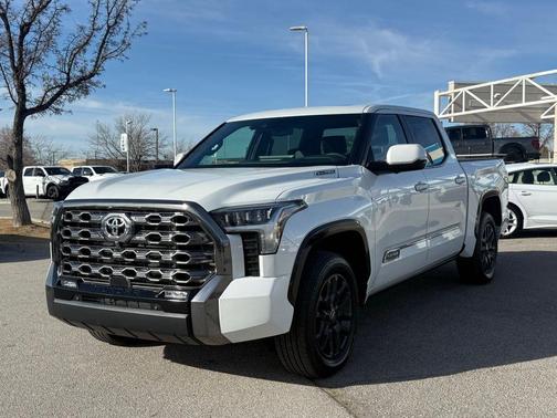 2025 Toyota Tundra Hybrid Platinum
