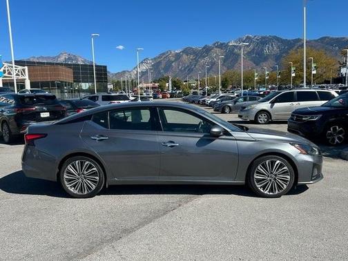 2023 Nissan Altima 2.5 SL