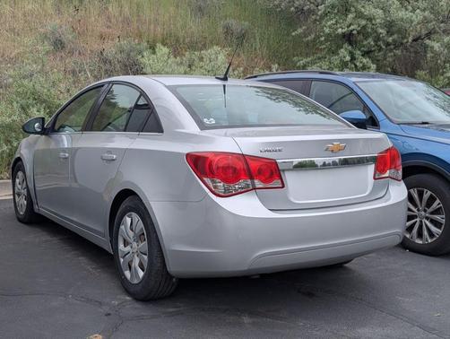Silver Ice Metallic 2012 Chevrolet Cruze LS