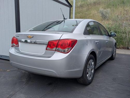 Silver Ice Metallic 2012 Chevrolet Cruze LS