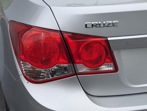 Silver Ice Metallic 2012 Chevrolet Cruze LS