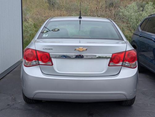 Silver Ice Metallic 2012 Chevrolet Cruze LS