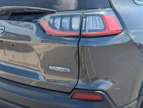 2022 Jeep Cherokee Latitude Lux