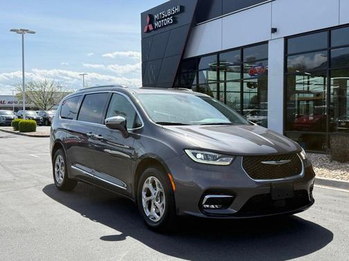 Granite Crystal Clearcoat Metallic 2021 Chrysler Pacifica Limited