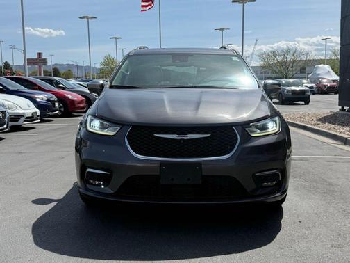 Granite Crystal Clearcoat Metallic 2021 Chrysler Pacifica Limited