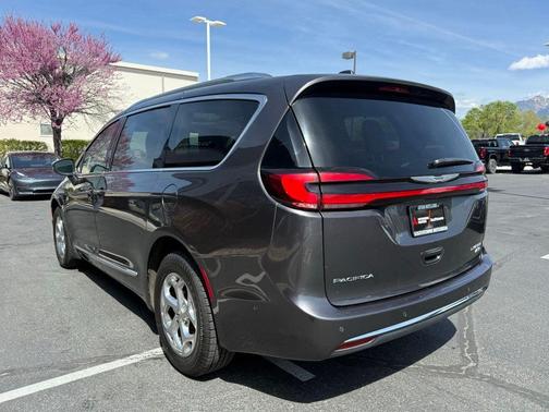 Granite Crystal Clearcoat Metallic 2021 Chrysler Pacifica Limited