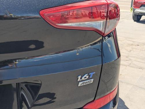 Black Noir Pearl 2017 Hyundai TUCSON Eco