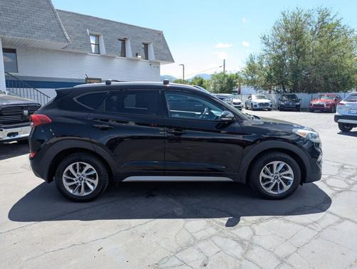 Black Noir Pearl 2017 Hyundai TUCSON Eco