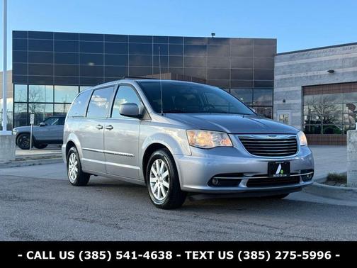 2014 Chrysler Town & Country Touring