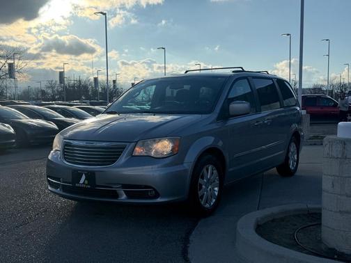 2014 Chrysler Town & Country Touring